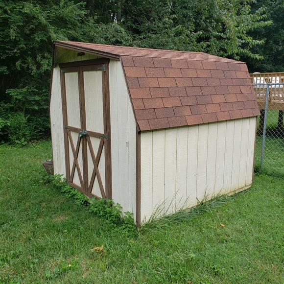 Storage Building - Picture 4 of 8